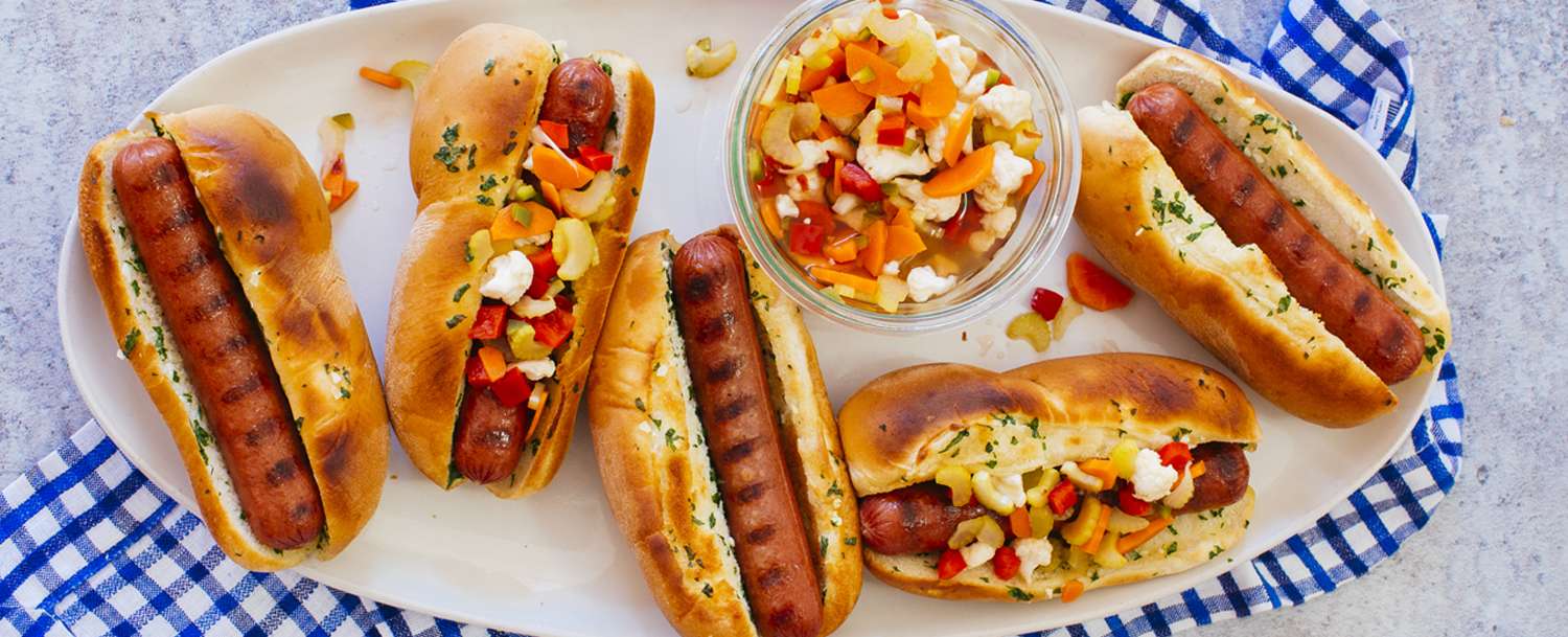 Grilled Organic Hot Dogs With Buttered Garlic Buns